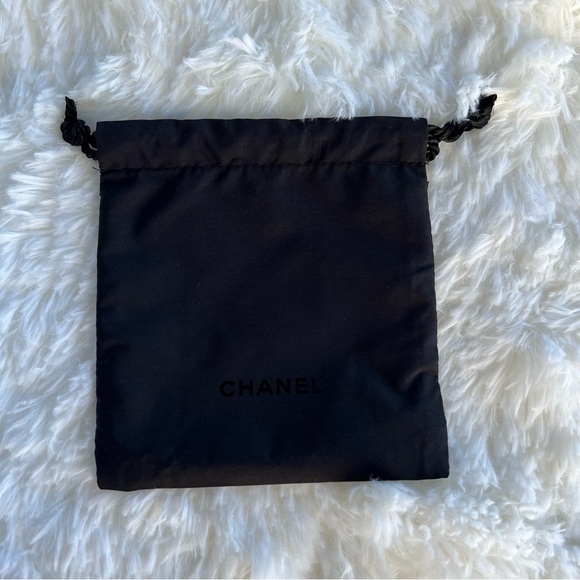 Chanel number 5 charm. - Picture 8 of 8